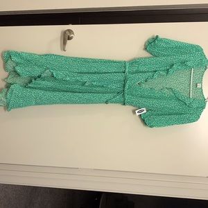 Cute dress never worn